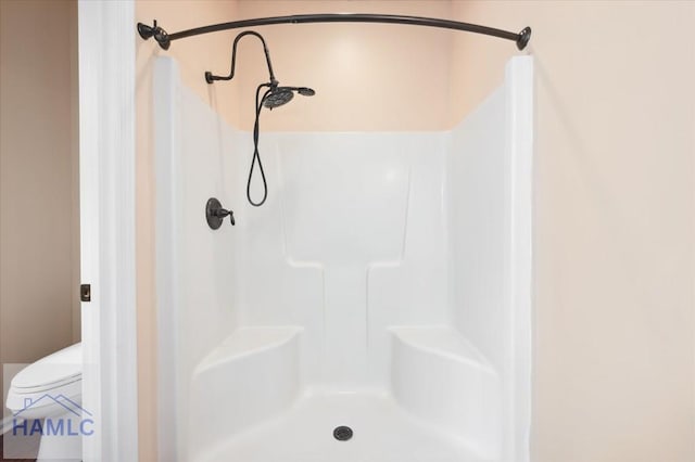 301 Marsh View Dr, Richmond Hill, GA 31324 - full bath featuring a shower and toilet