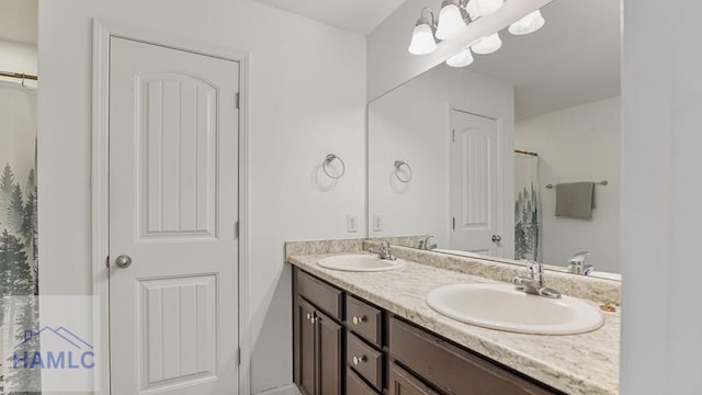 25 Walker Ct, Richmond Hill, GA 31324 - full bath with double vanity and a sink