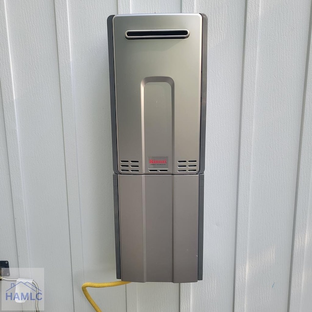 26 Cason Rd, Pembroke, GA 31321 - detailed view of water heater