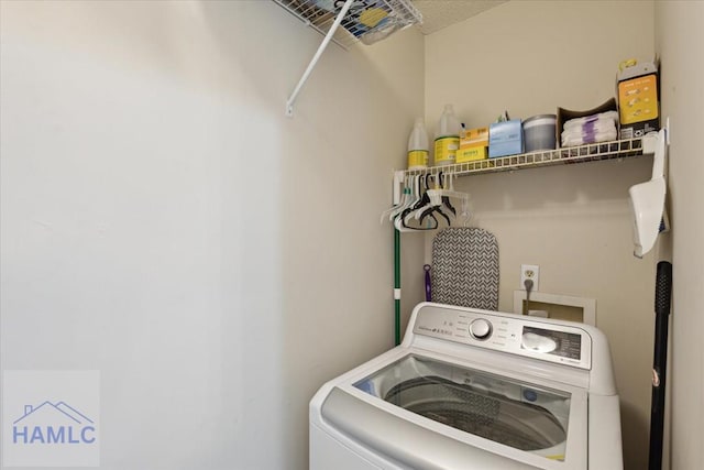128 W Kenny Dr, Hinesville, GA 31313 - washroom with washer / clothes dryer