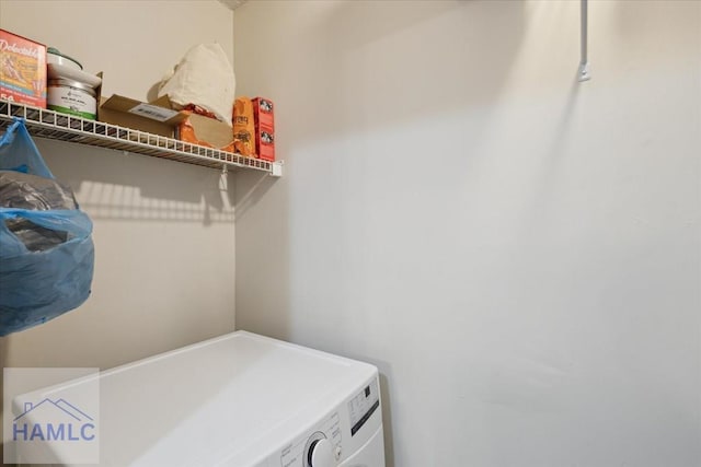 128 W Kenny Dr, Hinesville, GA 31313 - laundry room with washer / dryer