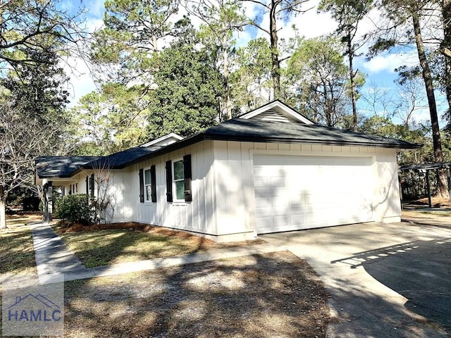 202 Cherokee Trl, Hinesville, GA 31313 - photo 2