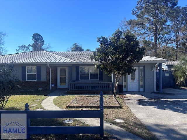 ranch-style house with a porch