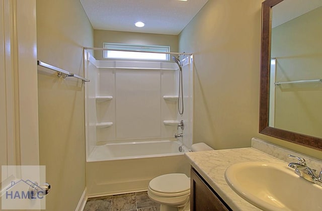 587 Fairview Cir, Hinesville, GA 31313 - full bathroom featuring vanity, toilet, bathtub / shower combination, baseboards, and recessed lighting