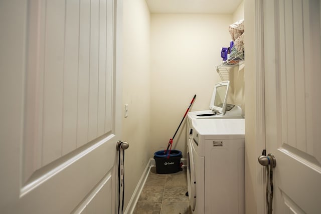 361 Thorp Cir, Hinesville, GA 31313 - clothes washing area featuring washing machine and dryer