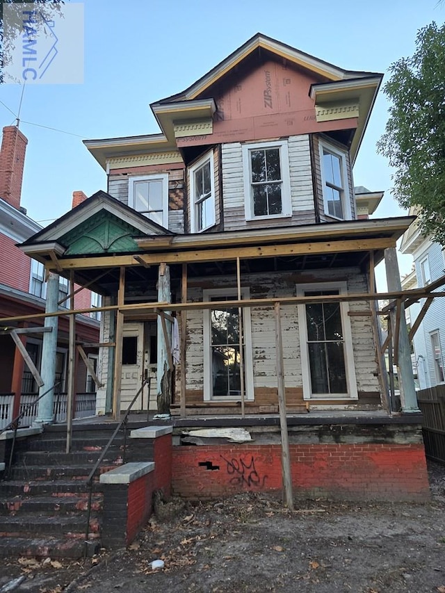 view of front of home featuring covered porch