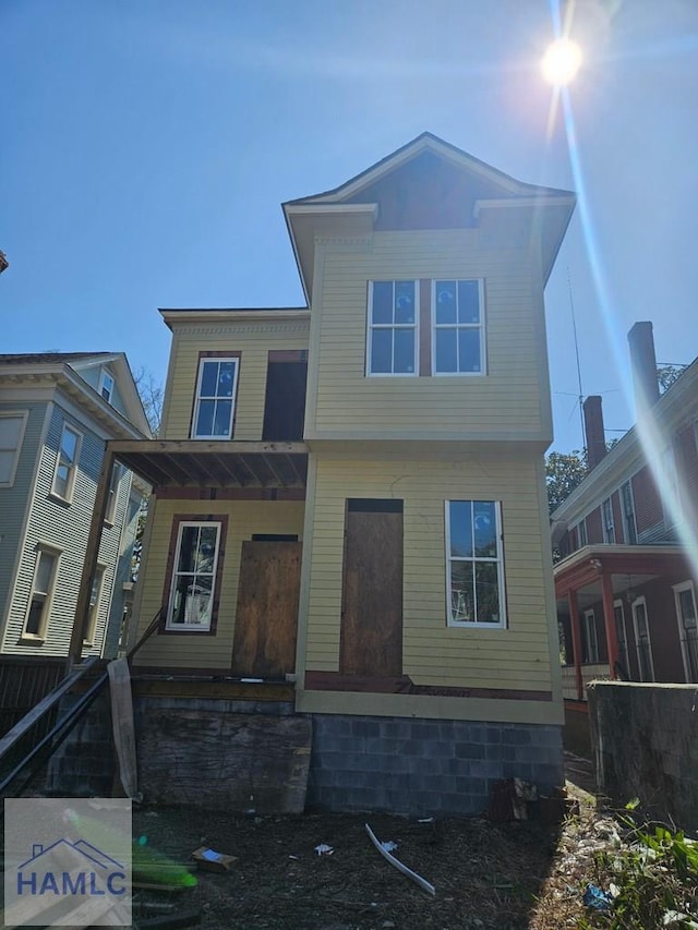 view of front of property with covered porch