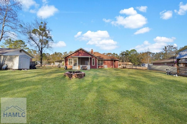 view of yard with a storage unit