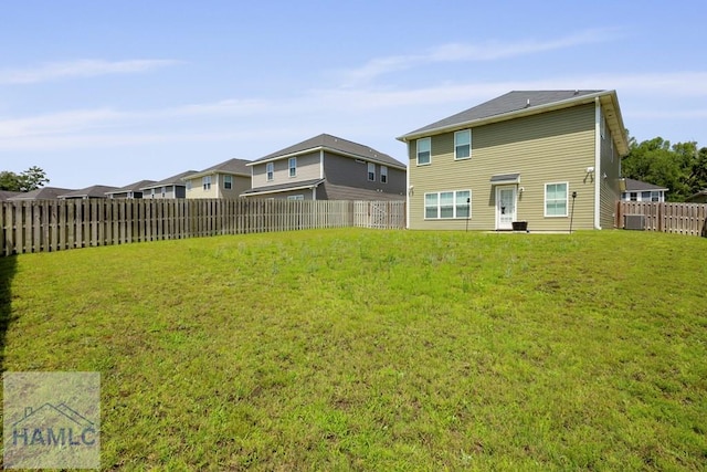 702 Fairview Cir, Hinesville, GA 31313 - rear view of house featuring a fenced backyard