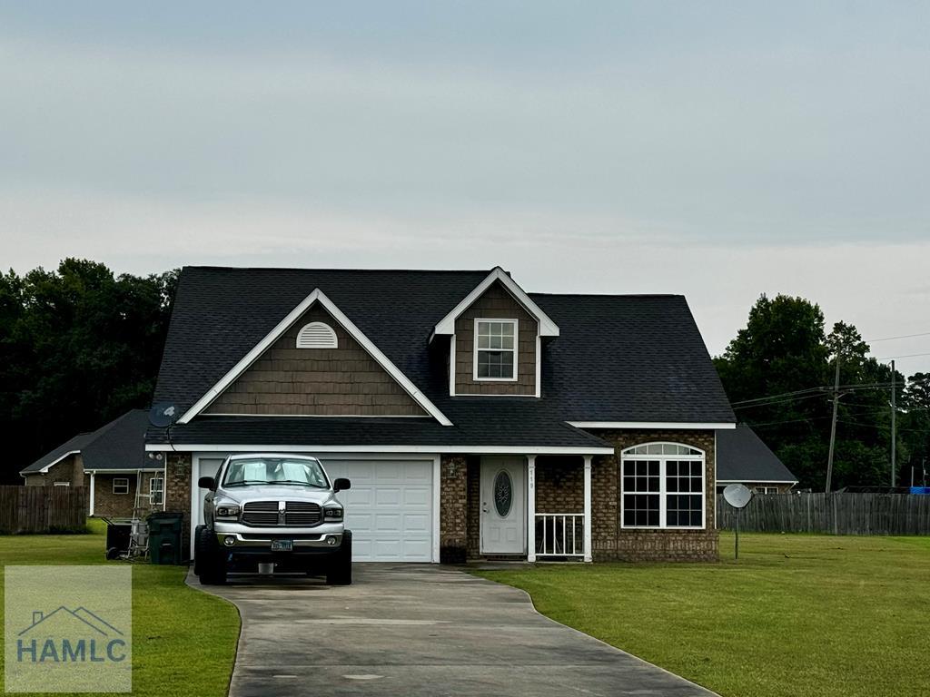 view of front of house with a front yard