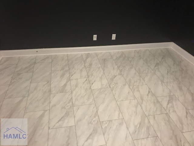 14 Cantebury Rd, Ludowici, GA 31316 - detailed view of baseboards