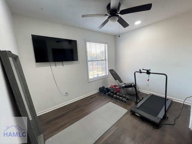 workout area with baseboards, visible vents, a ceiling fan, wood finished floors, and recessed lighting