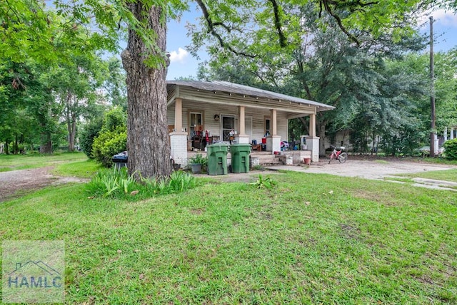 206 W Jones Ave, Statesboro, GA 30458 - bungalow-style house featuring covered porch and a front lawn