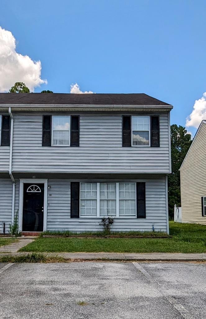 view of front of house with a front yard