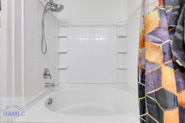 bathroom featuring shower / tub combo