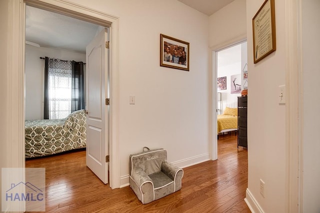 86 Brigham Dr, Richmond Hill, GA 31324 - hall featuring wood finished floors and baseboards