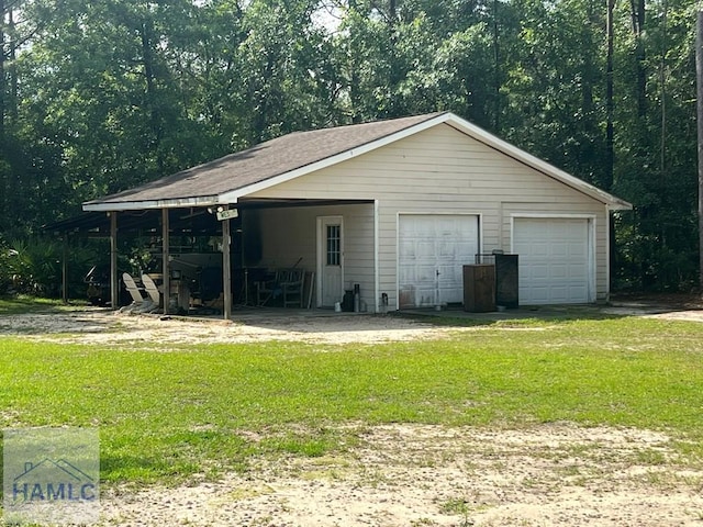 189 Sooner Dr, Jesup, GA 31545 - garage with a garage