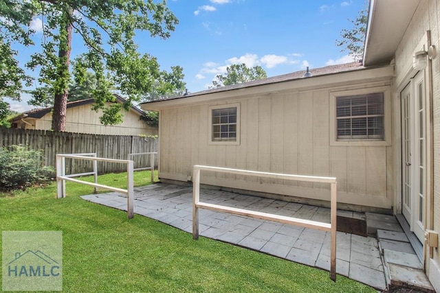 905 Greenbriar Rd, Hinesville, GA 31313 - view of yard featuring a patio area