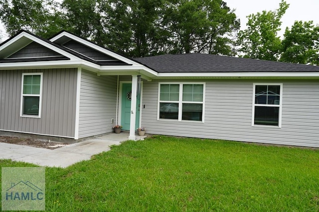 613 Macon St, Ludowici, GA 31316 - single story home with a front yard