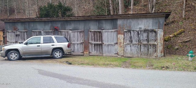 view of outbuilding