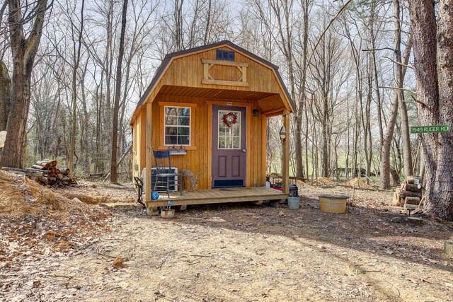 view of shed / structure