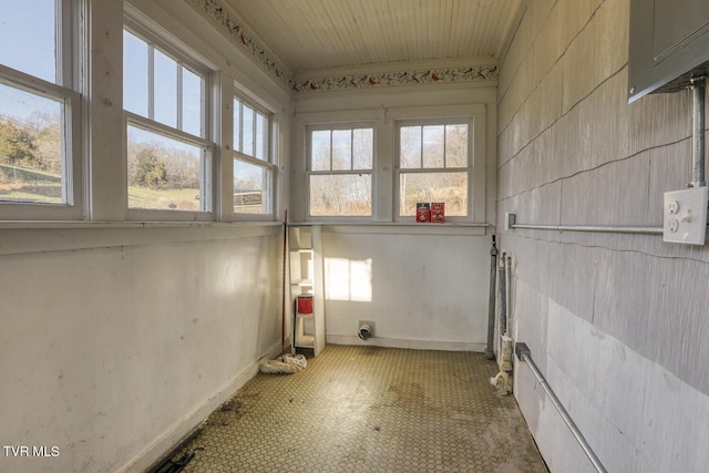 unfurnished sunroom with a healthy amount of sunlight