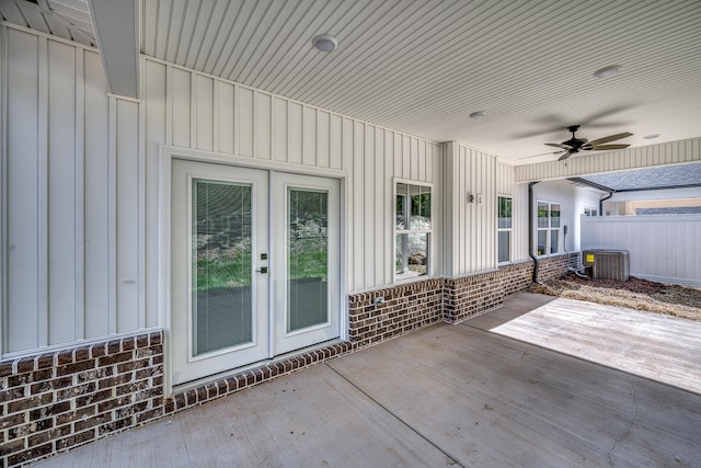 view of terrace featuring central air condition unit and ceiling fan