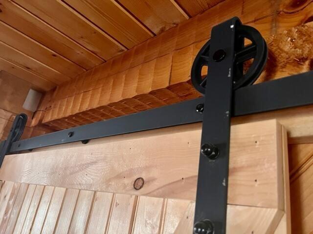 570 Stephen Brooks Rd, Greeneville, TN 37743 - detailed view of wood ceiling