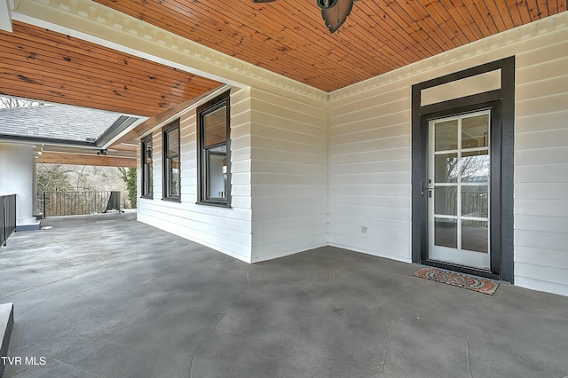 view of patio / terrace with covered porch