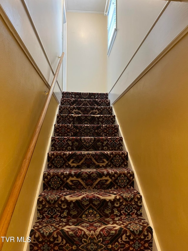 stairway with ornamental molding