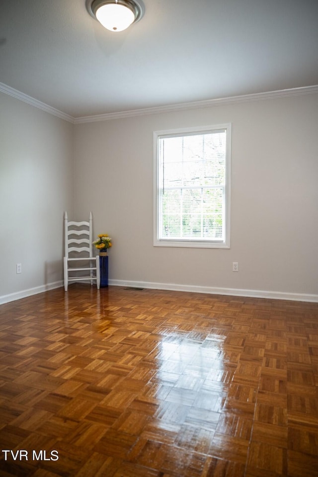 1466 Broad St, Elizabethton, TN 37643 - unfurnished room featuring baseboards and ornamental molding