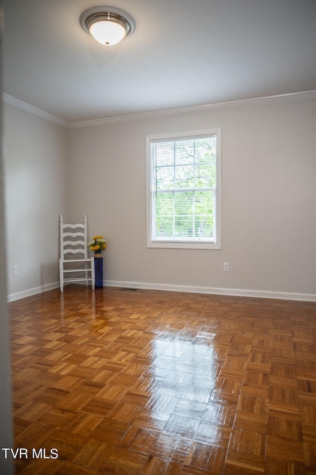 1466 Broad St, Elizabethton, TN 37643 - unfurnished room featuring baseboards and ornamental molding