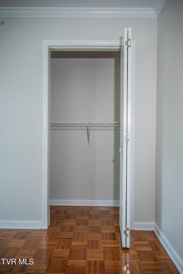 1466 Broad St, Elizabethton, TN 37643 - view of closet