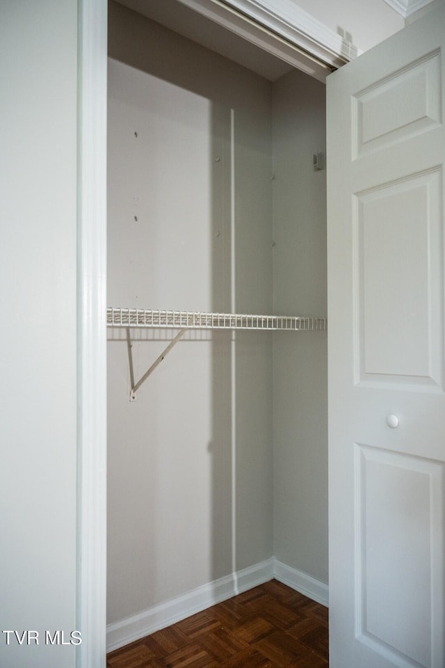 1466 Broad St, Elizabethton, TN 37643 - view of closet