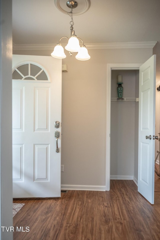 1466 Broad St, Elizabethton, TN 37643 - interior space featuring ornamental molding, baseboards, and wood finished floors