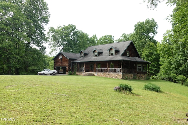 view of front of property featuring a porch and a front yard