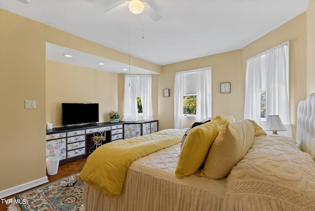 bedroom featuring ceiling fan