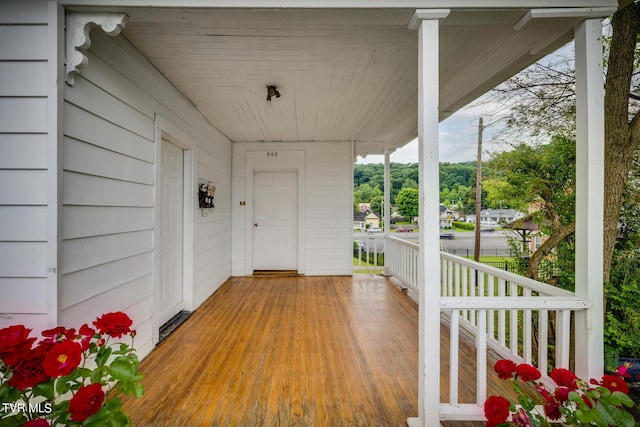 exterior space featuring a porch