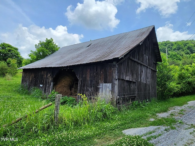 view of outdoor structure