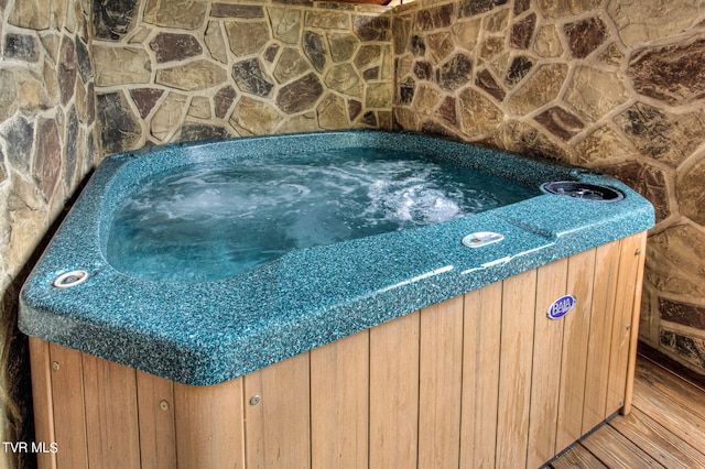 details featuring a jacuzzi