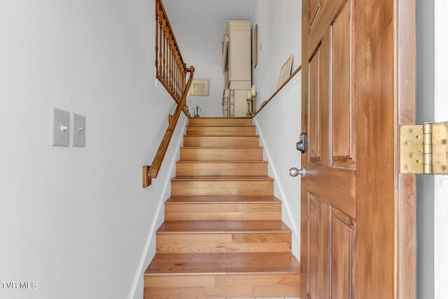 308 E Pearl Ave, Big Stone Gap, VA 24219 - stairway with baseboards