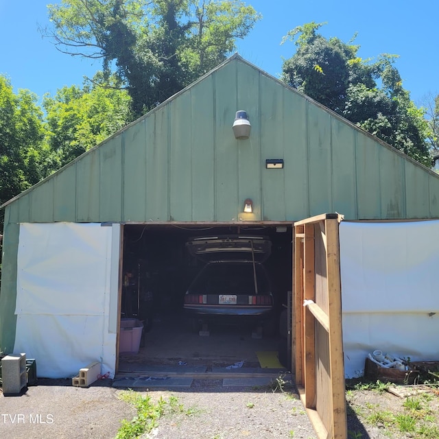 view of outbuilding