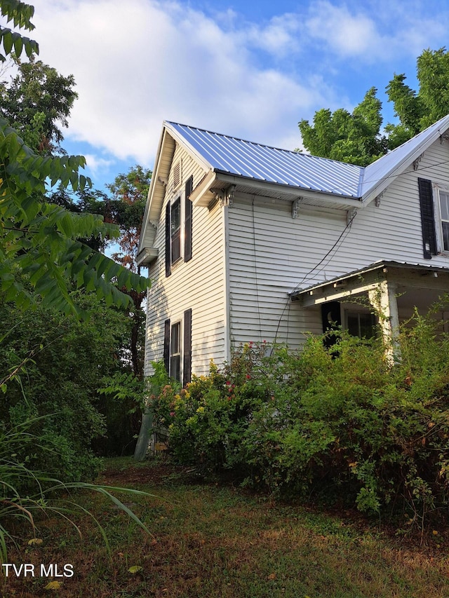 view of side of property