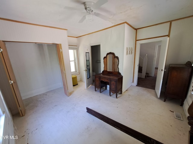 bedroom featuring ceiling fan