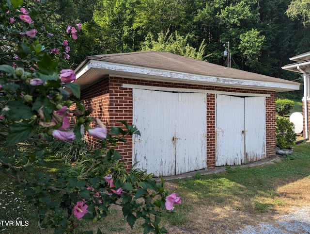 view of outbuilding