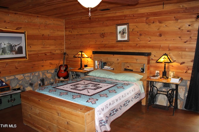 2044 Pigeon Creek Rd, Greeneville, TN 37743 - bedroom with wooden ceiling