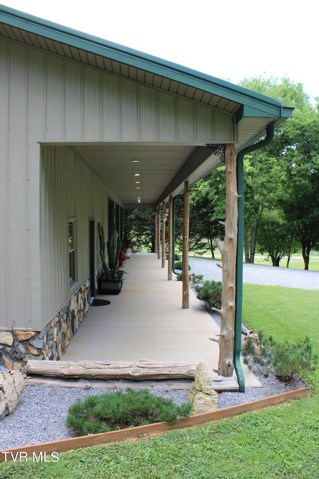 2044 Pigeon Creek Rd, Greeneville, TN 37743 - view of patio / terrace