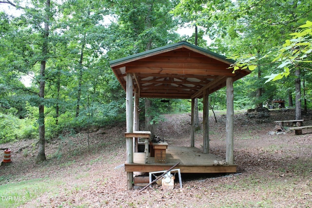 2044 Pigeon Creek Rd, Greeneville, TN 37743 - view of yard featuring a carport and an outdoor structure