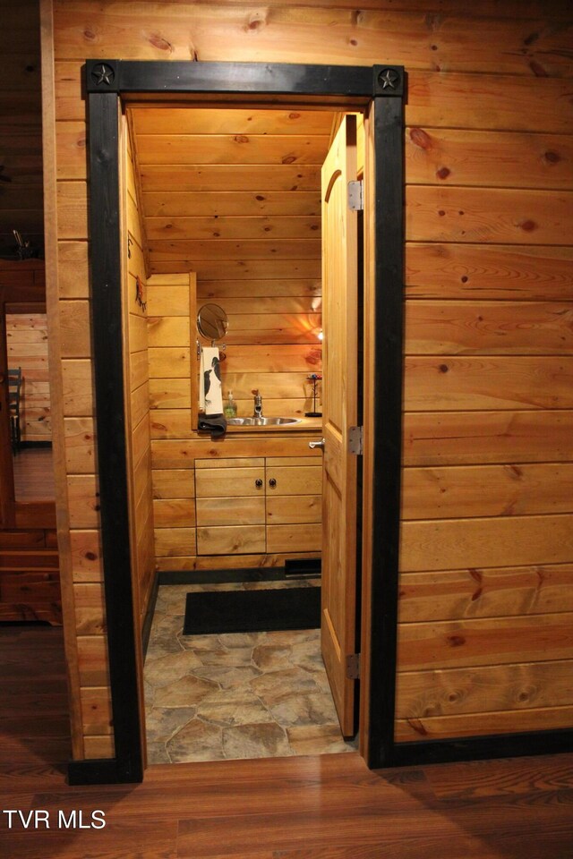 2044 Pigeon Creek Rd, Greeneville, TN 37743 - corridor featuring wooden walls