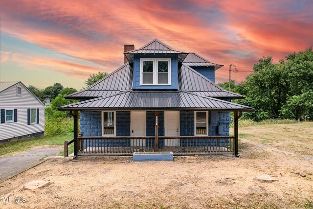 view of front of home with covered porch